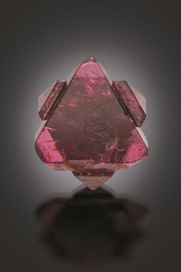 ツインクリスタルスピネル(スピネル式双晶）原石 【ミャンマー