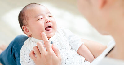 【臨床発達心理士】「もっと抱っこしなきゃ」と悩むママパパへ。スキンシップは“量より質”